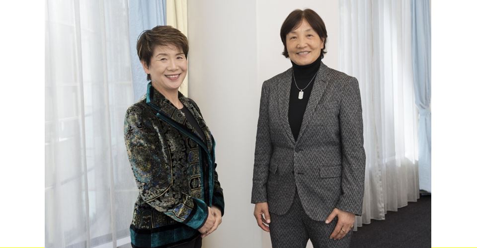 井村雅代宇津木麗華による特集記事 世界の頂点への道のり｜致知出版社